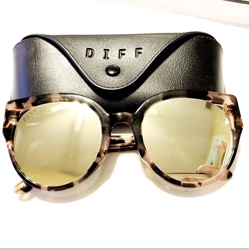 DIFF Eyewear Penny Style Tortoise Glasses